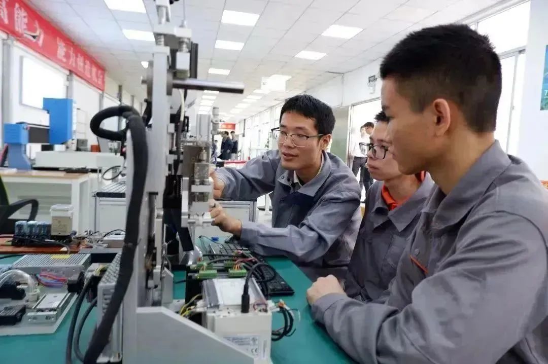 2023年福建省飞毛腿技师学院专业解读|机械设备维修