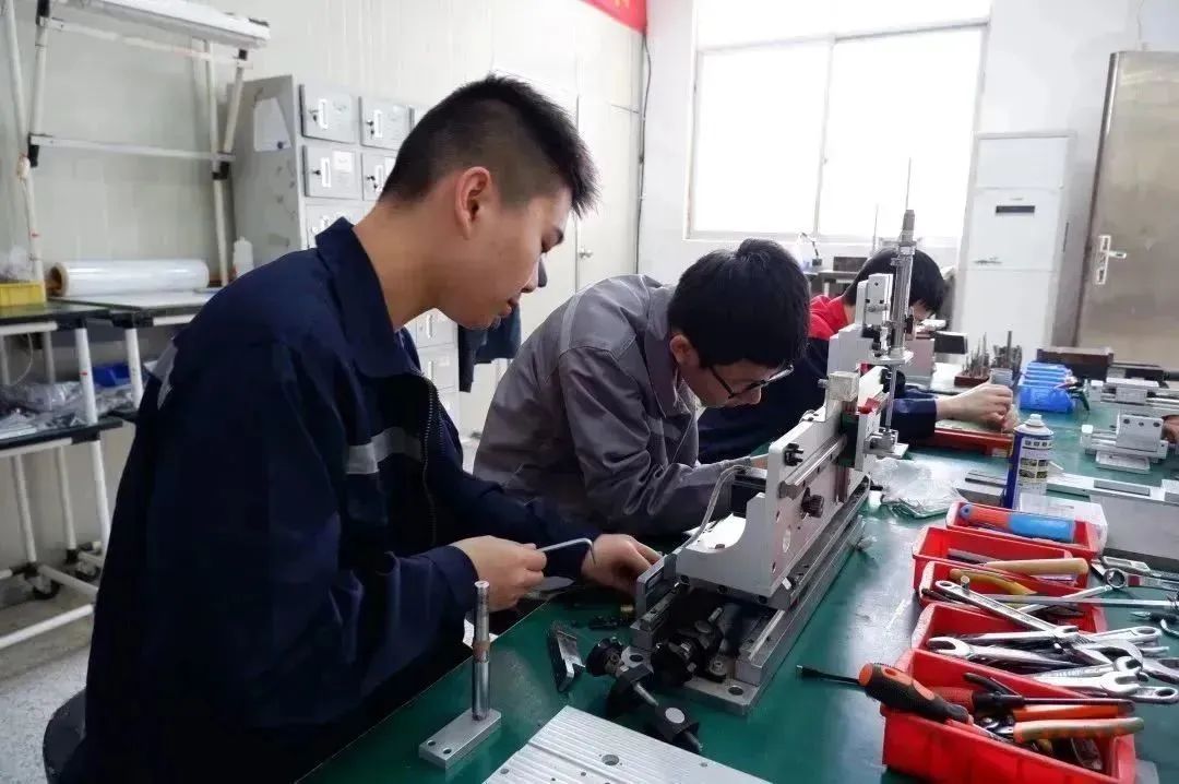 2023年福建省飞毛腿技师学院专业解读|机械设备维修